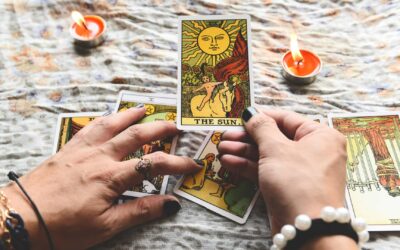 Comment la lecture du tarot peut aider à trouver l’amour